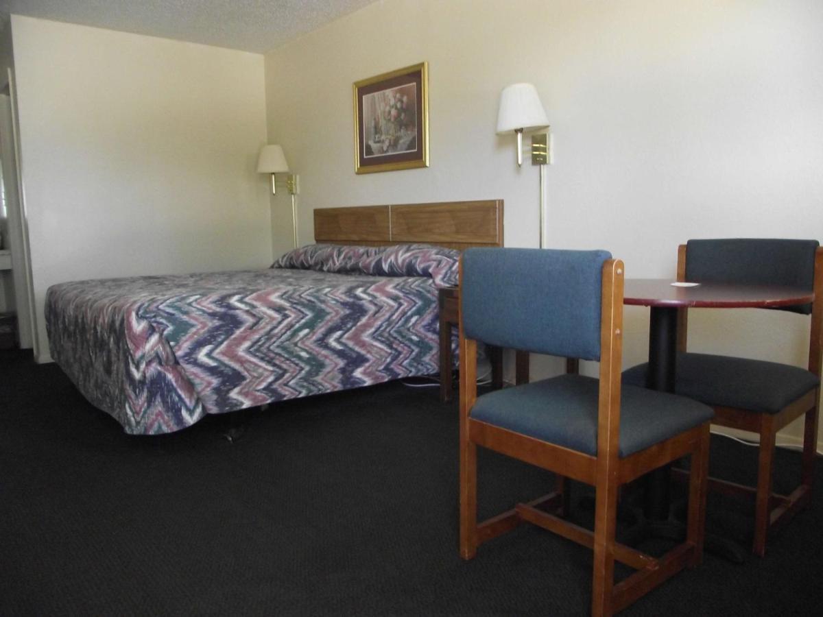Glen Rose Inn & Suites Εξωτερικό φωτογραφία