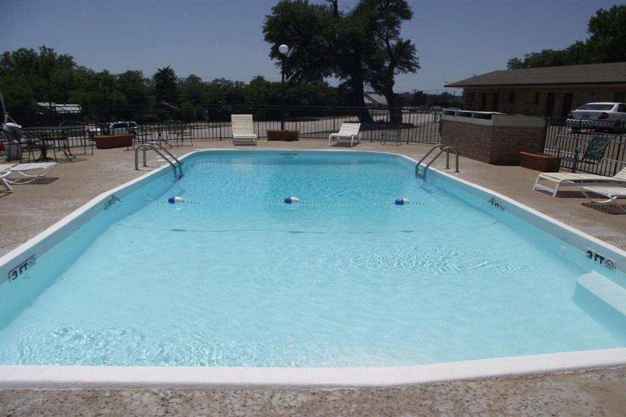 Glen Rose Inn & Suites Εξωτερικό φωτογραφία