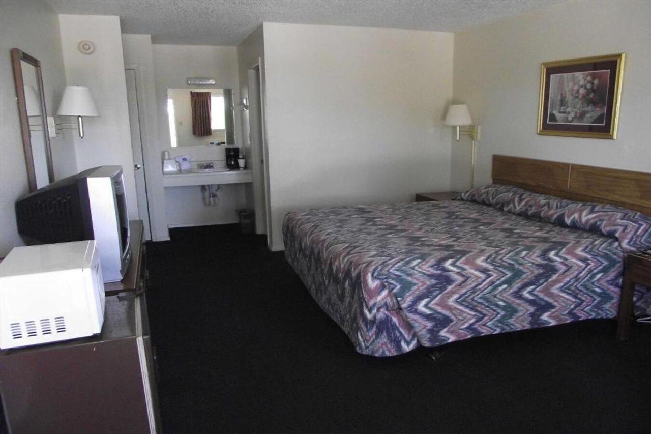 Glen Rose Inn & Suites Εξωτερικό φωτογραφία
