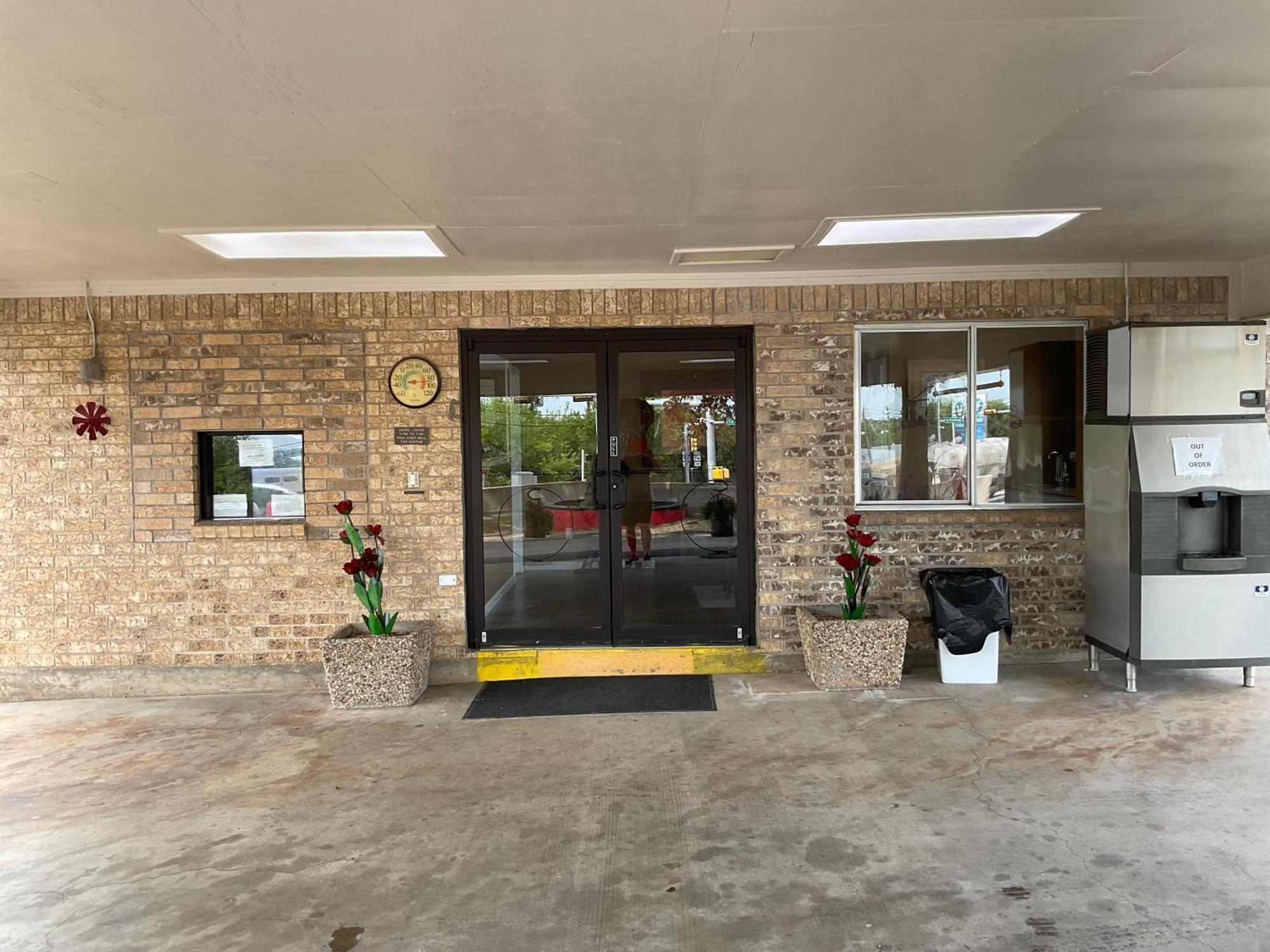 Glen Rose Inn & Suites Εξωτερικό φωτογραφία
