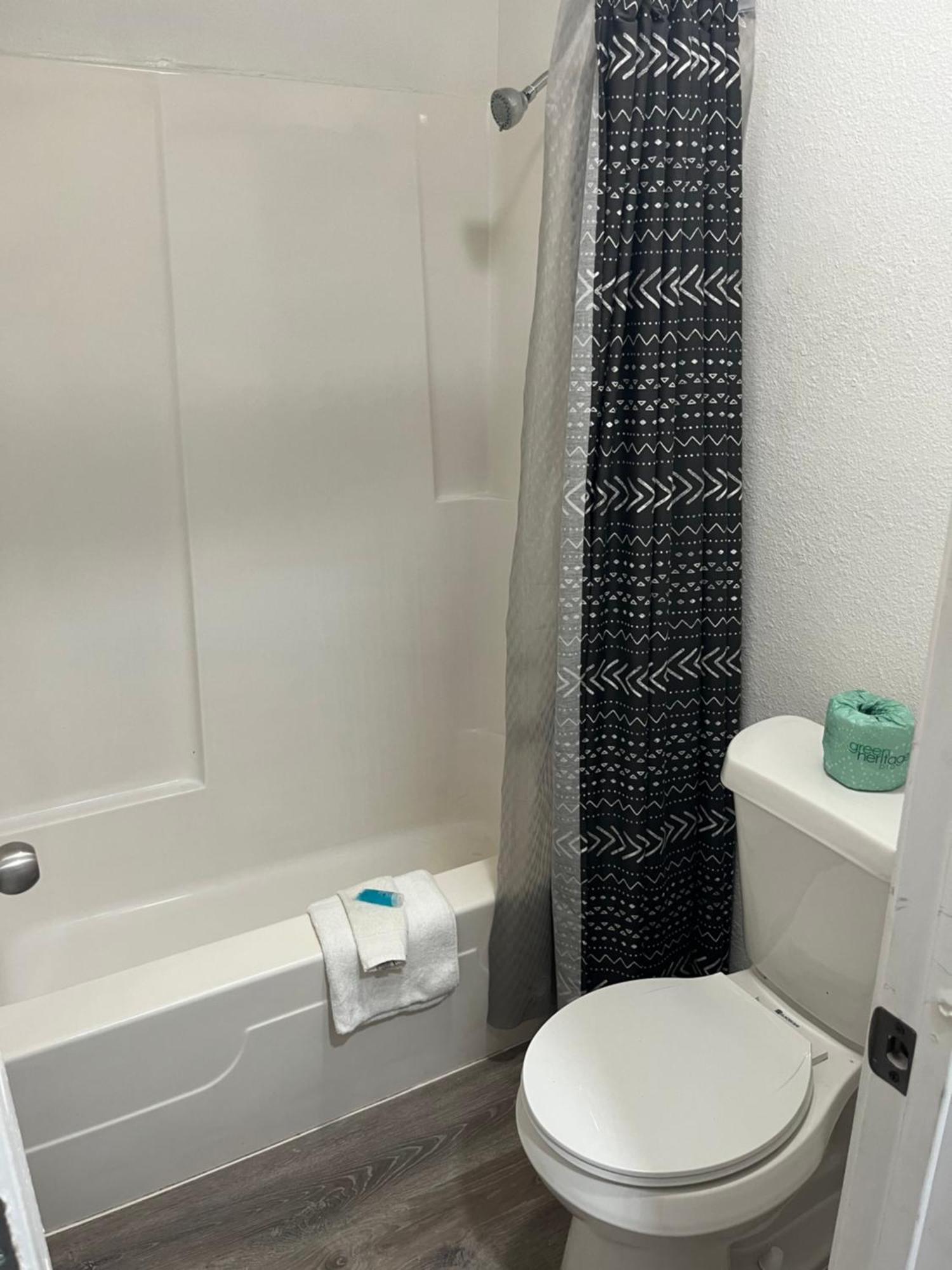 Glen Rose Inn & Suites Εξωτερικό φωτογραφία
